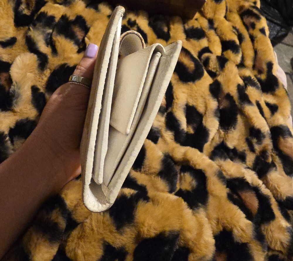 Gucci Beige GG Canvas Wallet with Red and White Center Stripe - Picture 7 of 10